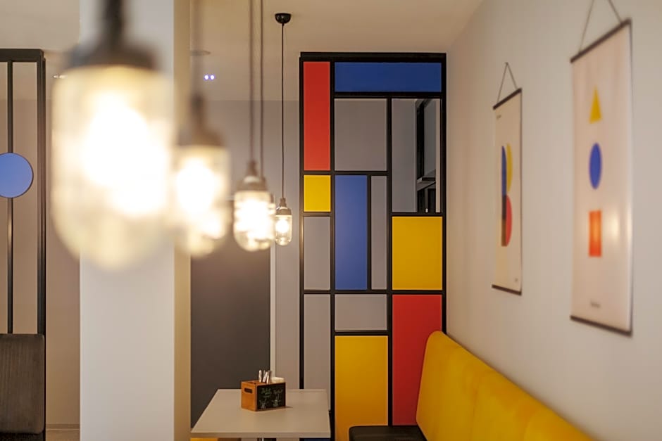 Holiday Inn - the niu, Form Stuttgart Feuerbach
