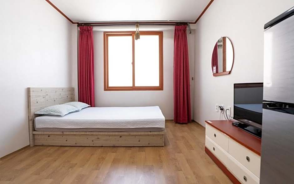 Donghae(mangsang) East House