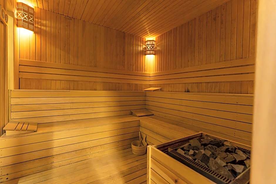 POISON GARDEN SUİTE