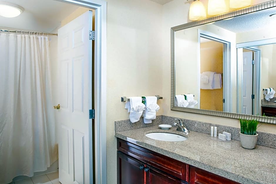Residence Inn by Marriott Chesapeake Greenbrier