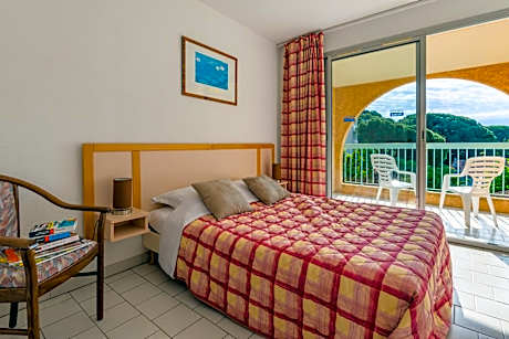 Two-Bedroom Apartment (6 Adults)