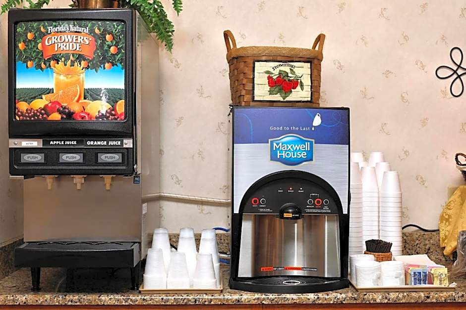 Lancaster Inn & Suites