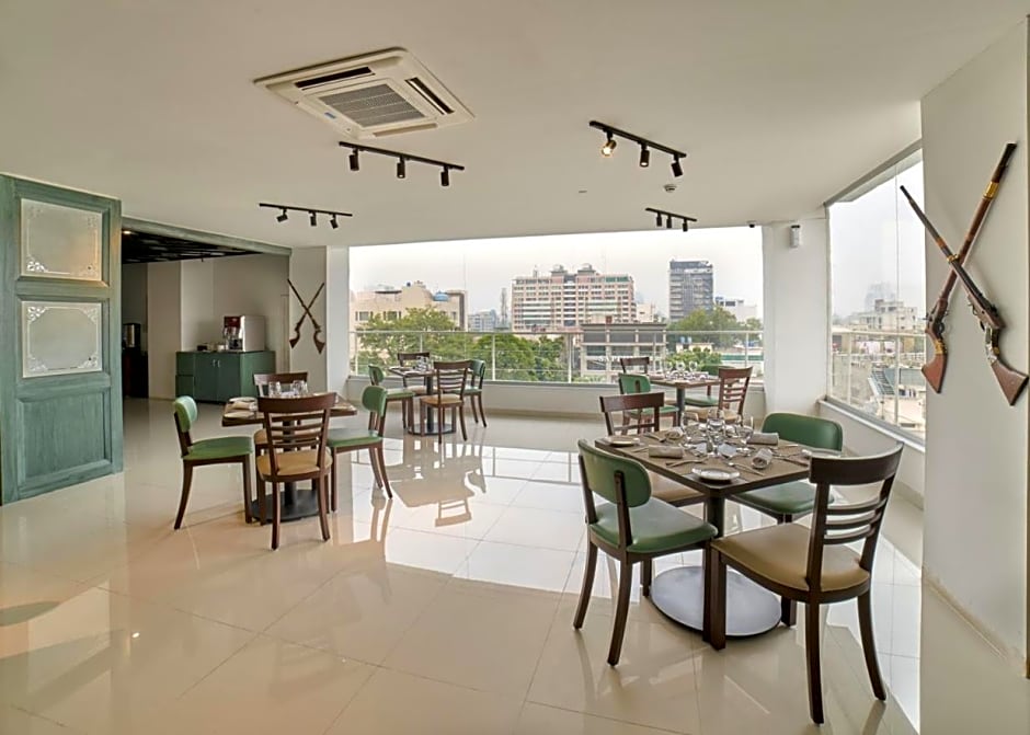 Avari Xpress Gulberg