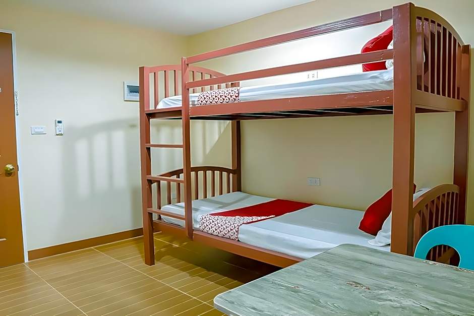 RedDoorz @ La Briana Guest House Bantayan Cebu