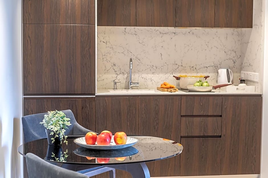 Almond Business Hotel