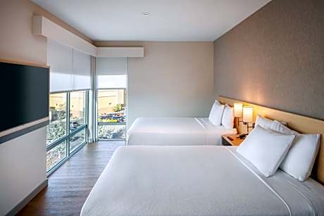 Queen Suite with Two Queen Beds and Tub - Disability Access