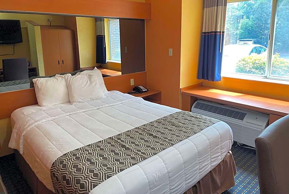 Microtel Inn & Suites by Wyndham Newport News Airport