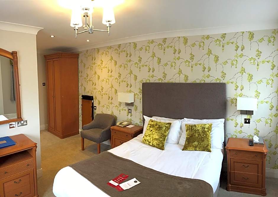 De Rougemont Manor Hotel