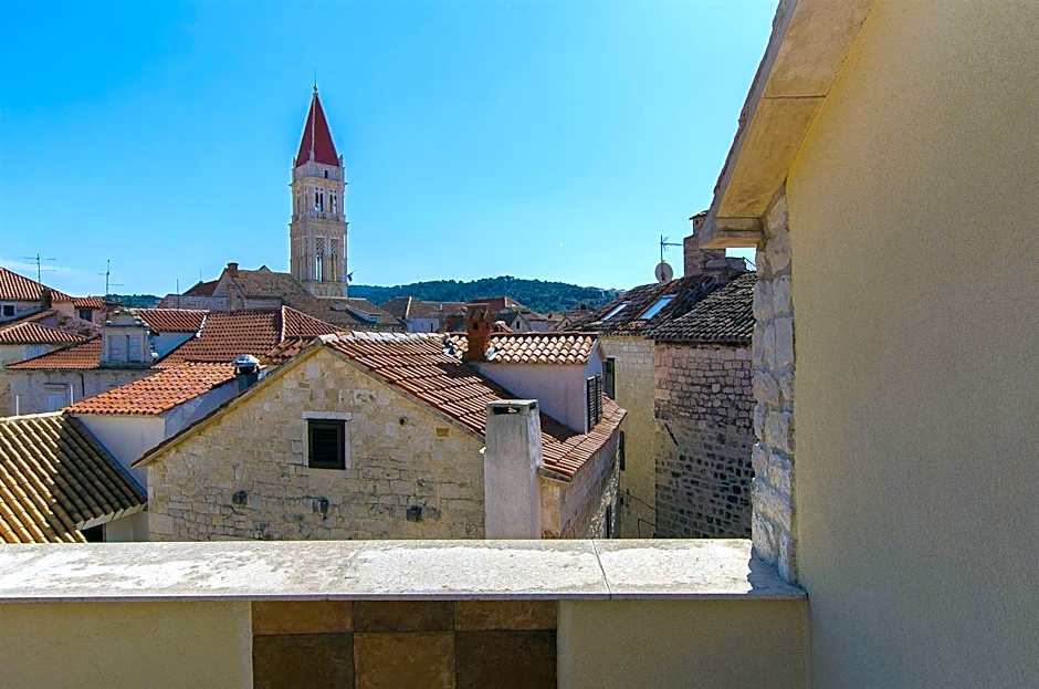 Palace Derossi