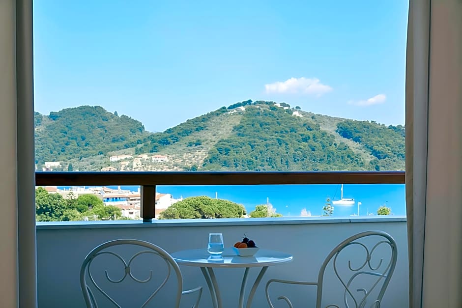 Skiathos Luxury Living