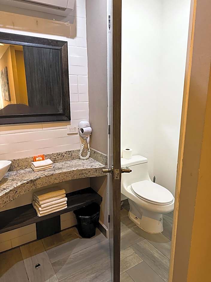 Illusion Xpress I Attraction Hotel Deluxe