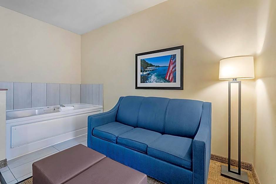 Comfort Suites Lake Geneva East