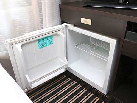 Semi Double Room - Non-Smoking