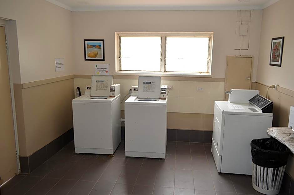 Country Comfort Amity Motel