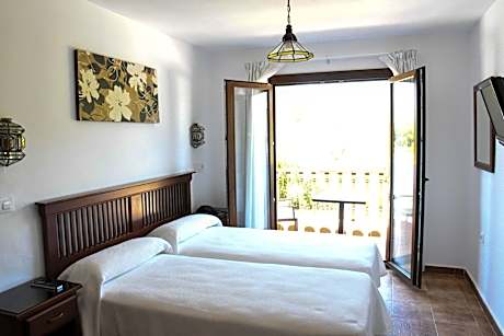 Triple Room with Balcony