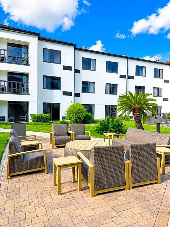 Courtyard by Marriott Houston Hobby Airport