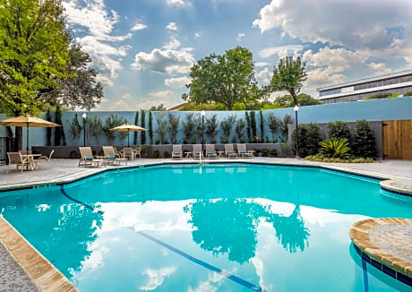 DoubleTree by Hilton Austin Northwest - Arboretum