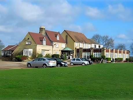 Pike and Eel Hotel and Marina