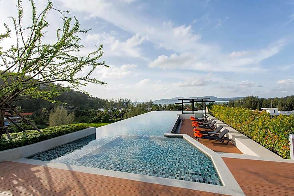 6th Avenue Surin Beach