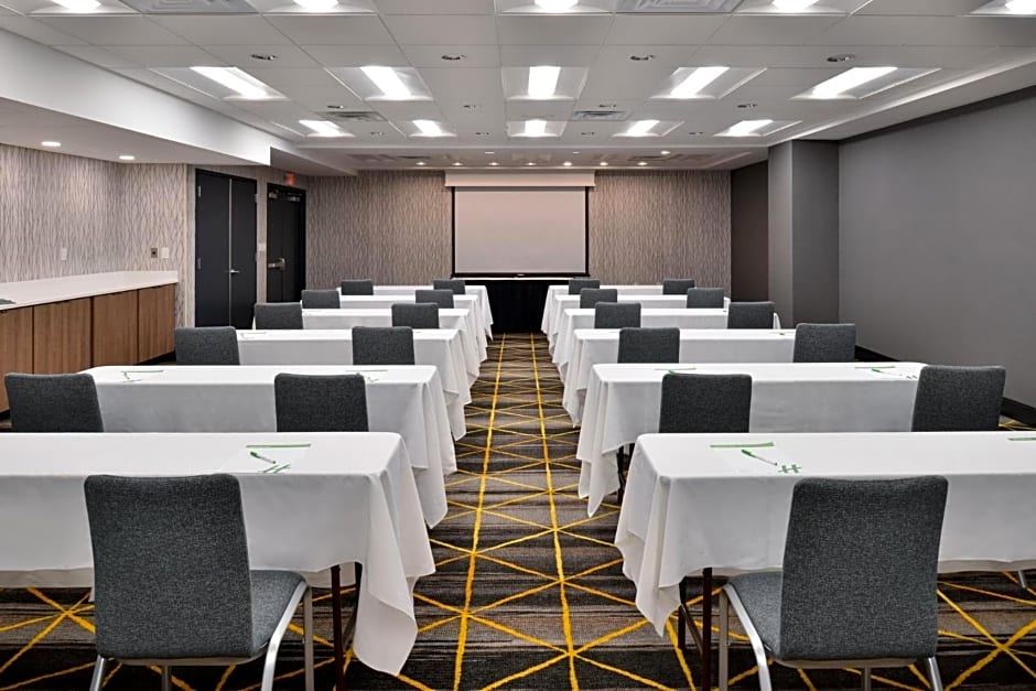 Holiday Inn Hotel & Suites Overland Park-Convention Center