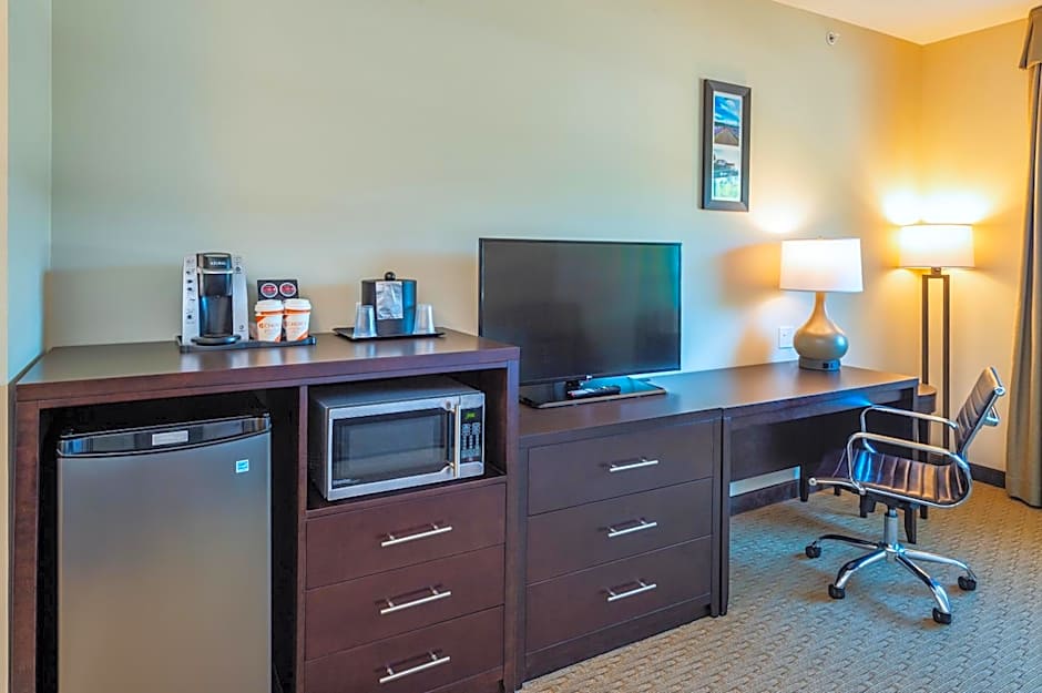 Comfort Inn & Suites