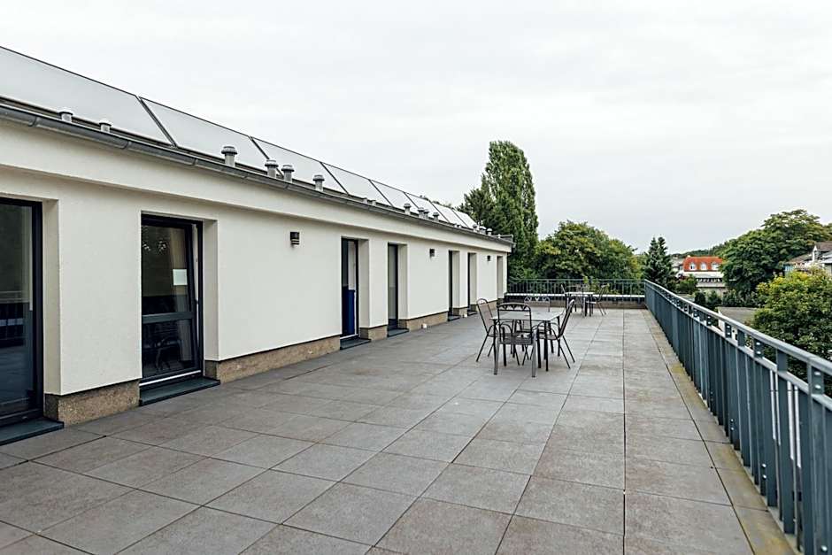 MYKY Aparthotel Harburg - Free Parking