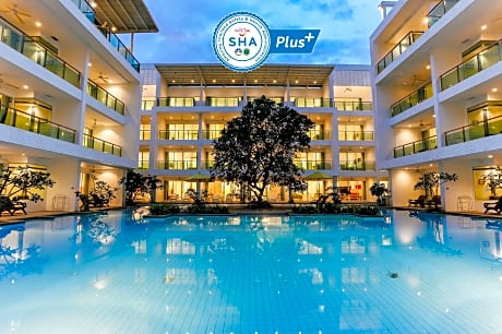 The Old Phuket - Karon Beach Resort