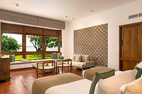 Luxury Twin Room (Including 60-minute daily treatment)