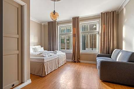 Double or Twin Room with Private Bathroom