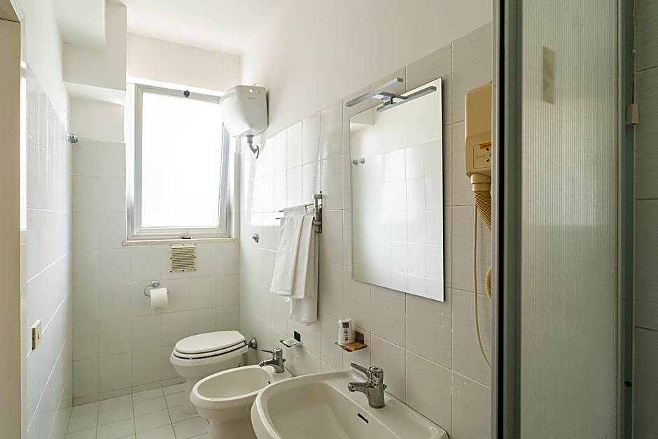 Hotel La Fonte a 300m uscita A14 Pescara Nord