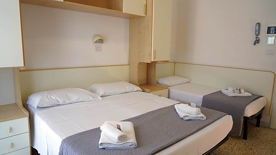 Lively Hotel