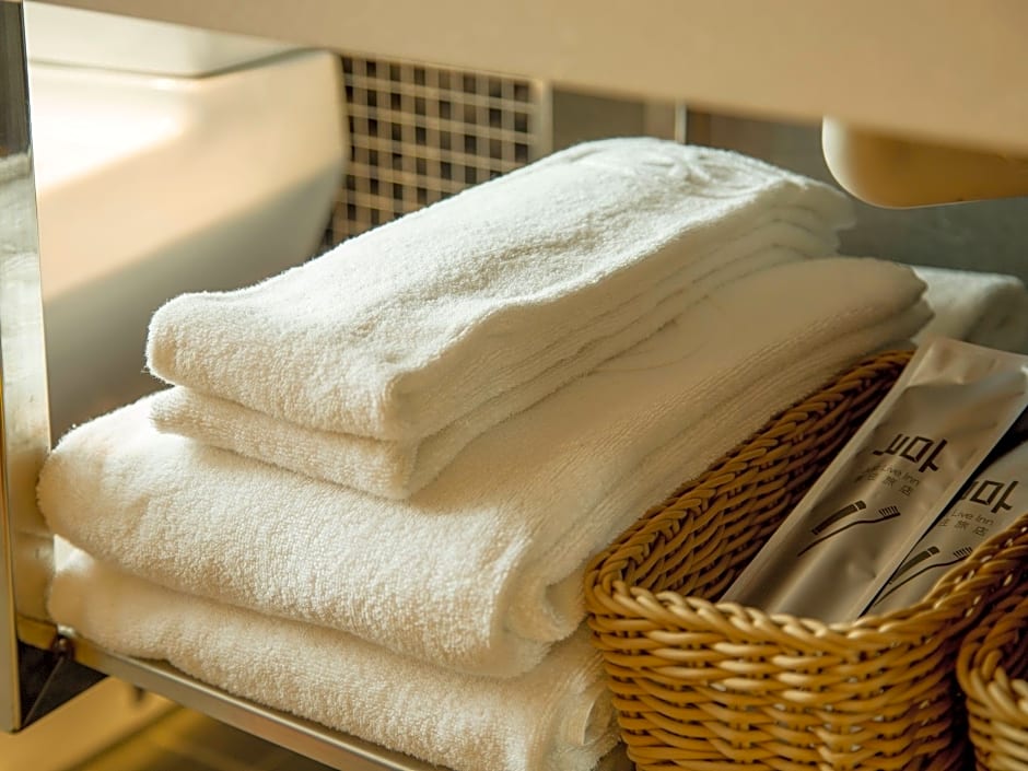 Just Live Inn - Keelung