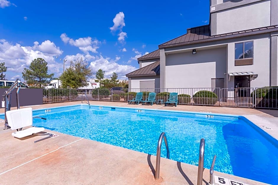 Super 8 by Wyndham Greer/Spartanburg Area