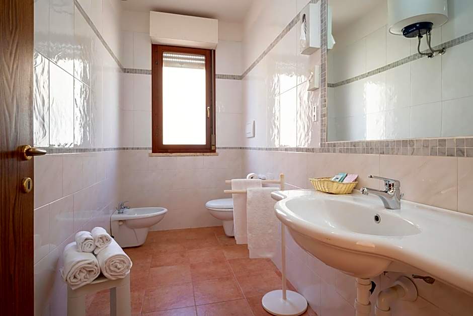 Lola Piccolo Hotel e Appartamenti