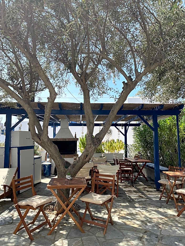 Villa Gelly's Studios