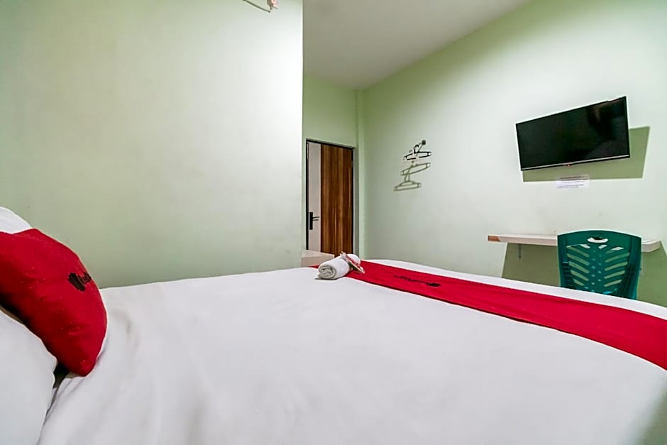 RedDoorz near Taman Wisata Alam Punti Kayu Palembang 2