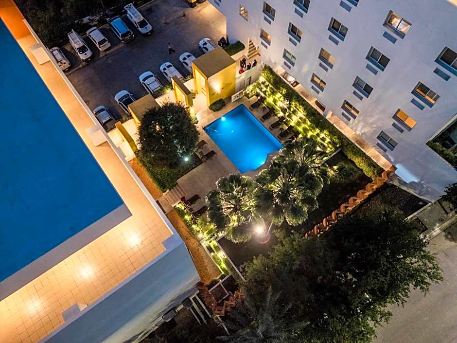 Comfort Inn Monterrey Valle