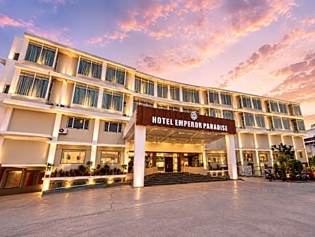Hotel Emperor Paradise, Bilaspur