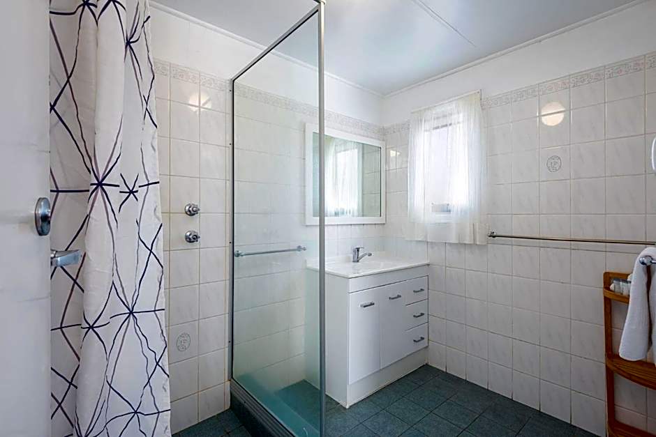 Albany Holiday Units