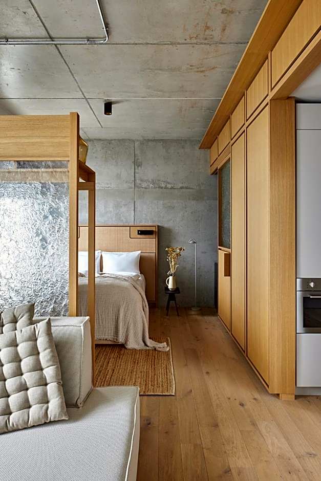 Locke at East Side Gallery