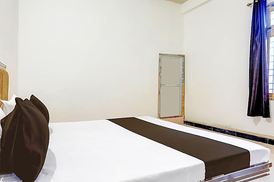 Hotel O Kanha galaxy brothers group