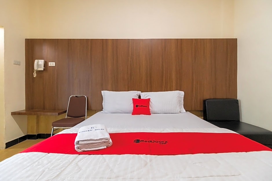 RedDoorz Plus near Ramayana Pematangsiantar