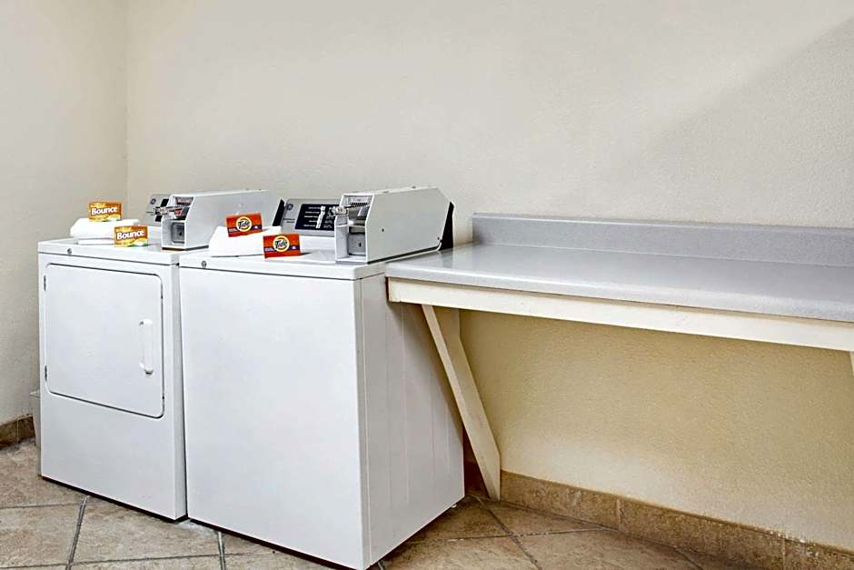 Super 8 By Wyndham Forrest City