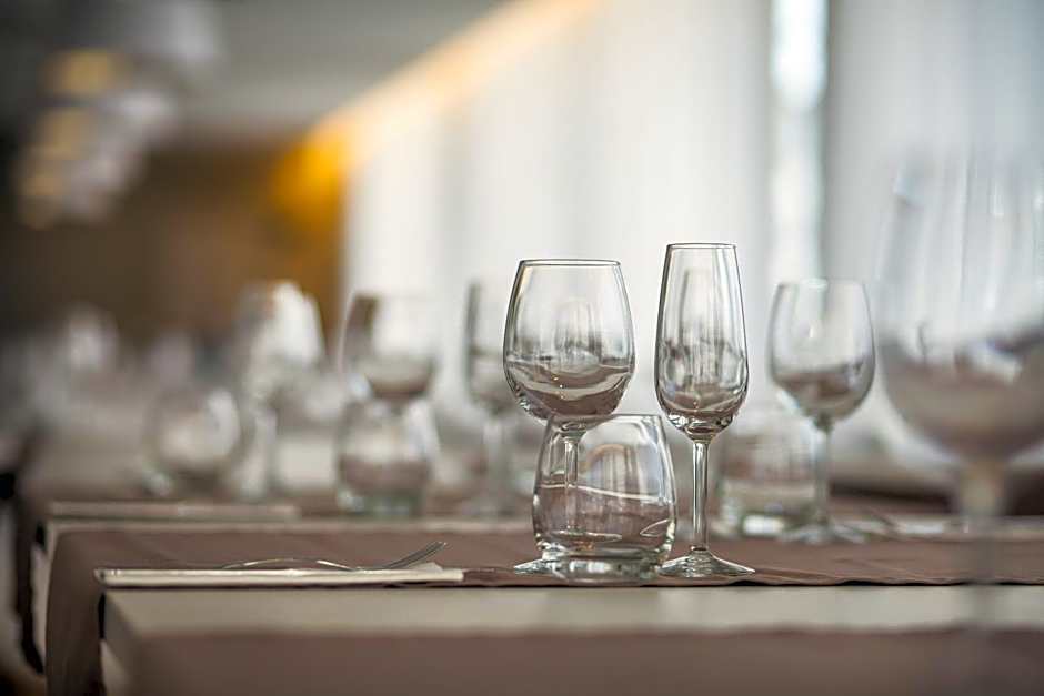 Essence Inn Marianos Hotel