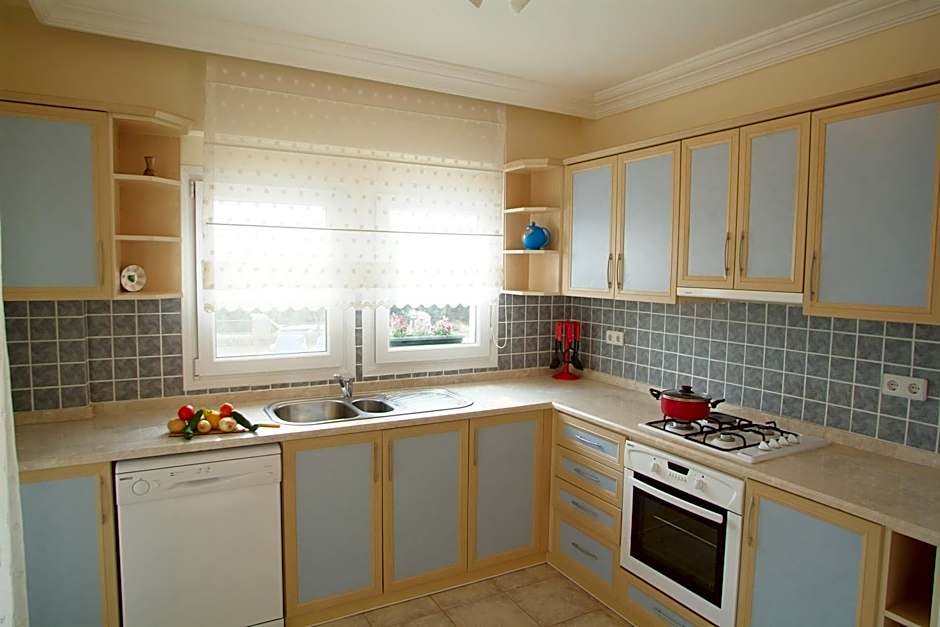 Sea Breeze Hotel and Apartments