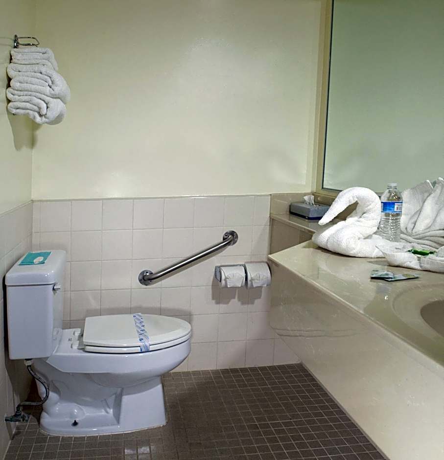 La Villa De San Quintin