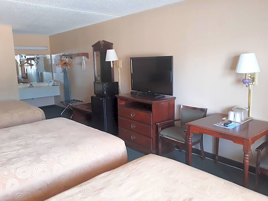 Angel Inn Near IMAX, a Travelodge by Wyndham