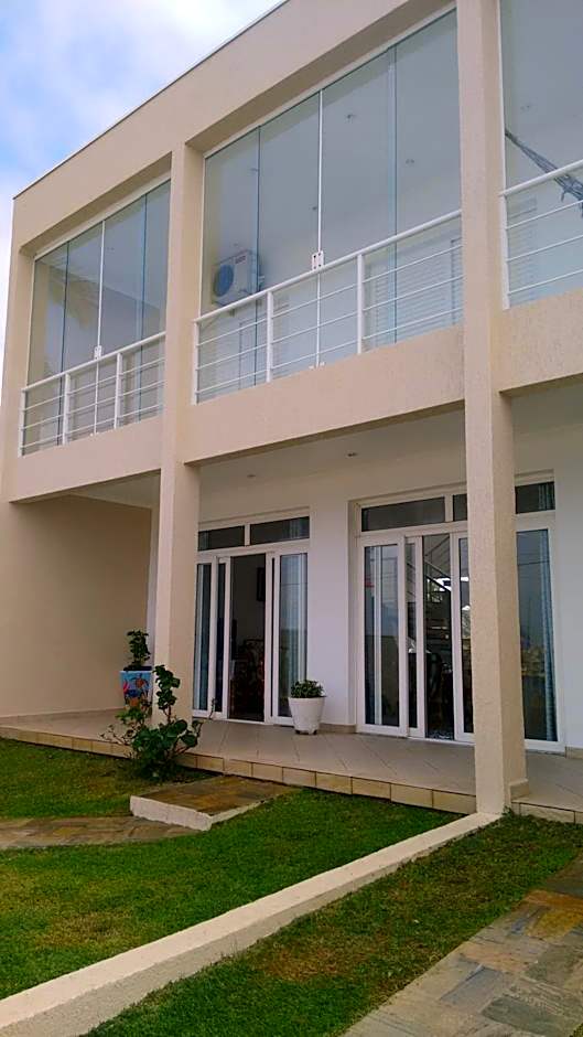 CASA - FRENTE PARA O MAR