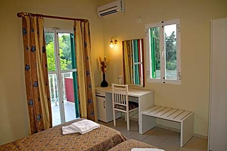 Classic Studio, Sea View, Annex Building (1 Double Bed)