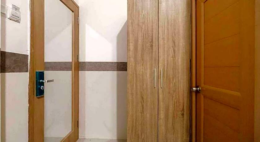 RedDoorz Syariah near Kota Cinema Mall Jatiasih